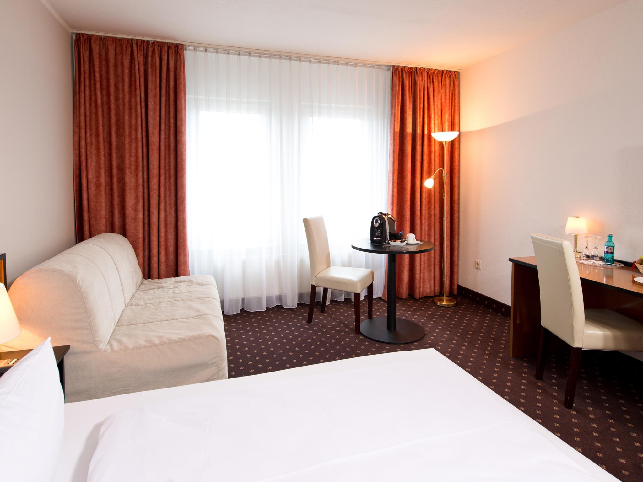 Achat Hotel Hockenheim Esterno foto